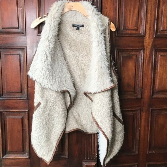 Romeo and Juliet Faux Fur Vest Sz L - Picture 2 of 7